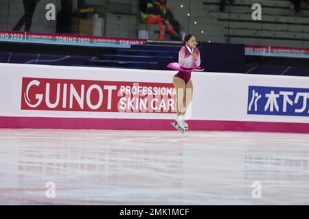 Rinka Watanabe del Giappone compete durante il Gran Premio di Figura della ISU finale di Pattinaggio Torino 2022 a Palavela. (Foto di Fabrizio Carabelli / SOPA Images/Sipa USA) Foto Stock