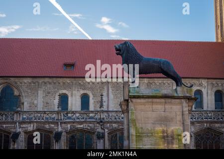 Brunswick Lion (Braunschweiger Lowe) Monumento a Burgplatz (Piazza del Castello) - Braunschweig, bassa Sassonia, Germania Foto Stock