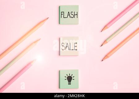 Didascalia concettuale Flash sale. Parola scritta su una vendita di beni a prezzi notevolmente ridotti in un breve periodo Foto Stock