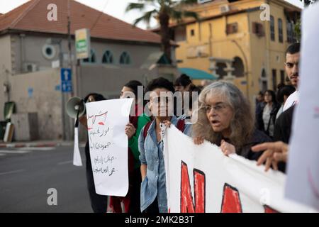 Tel Aviv, Israele. 28th Jan, 2023. Israeliani e palestinesi hanno preso parte a una protesta contro il governo israeliano e le azioni militari in Cisgiordania e a Gerusalemme la scorsa settimana. Credit: Ilia Yefimovich/dpa/Alamy Live News Foto Stock