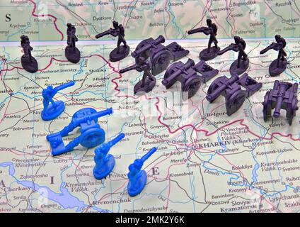 Soldati di plastica su una mappa dell'Europa orientale Foto Stock