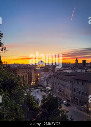 Tempio romano dedicato ad Apollo nel Campus Martio, accanto al Teatro di Marcello e al Porticus Octaviae, Foto Stock