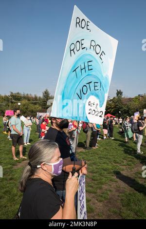 Seattle, Stati Uniti. 8th Ott 2022. Il Rally per difendere i diritti di aborto marzo a Seattle. Foto Stock
