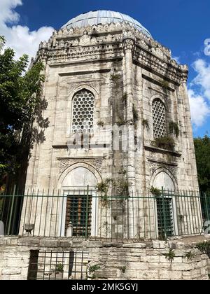 La tomba di Husrev Pasha, situata a Istanbul, in Turchia, è stata costruita da Mimar Sinan nel 16th ° secolo. Foto Stock