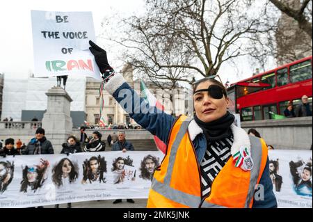 Londra, Regno Unito. 28 gennaio 2023. Protestare in solidarietà con le proteste “Donna, vita, libertà” in Iran. Credit: Andrea Domeniconi/Alamy Live News Foto Stock
