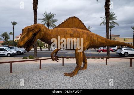 Palm Springs, Stati Uniti. 8th novembre 2022 sculture di dinosauro Jurassic Wonders dal Museo delle antiche meraviglie di Palm Springs. Foto Stock