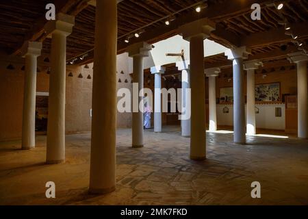 Cortile interno del Forte al Masmak, fortezza storica del 1865, nella città vecchia di Riyadh, Arabia Saudita Foto Stock
