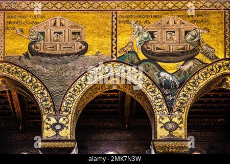 Arca Noahs, mosaici bizantini in oro, Cattedrale di Monreale, Santa Maria Nuova, Sicilia, Monreale, Sicilia, Italia Foto Stock