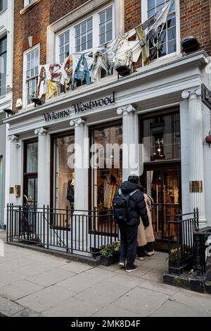 Vivienne Westwood Mayfair London - Vivienne Westwood Flagship Store 44 Conduit Street, Mayfair, Londra. Vivienne Westwood ha aperto il suo primo negozio nel 1971. Foto Stock