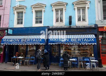 Londra, Regno Unito. 26 gennaio 2023. La pasticceria francese Maison Bertaux è raffigurata in Greek Street, Soho. La pasticceria e la sala da tè è stata aperta nel 1871 da Mo Foto Stock