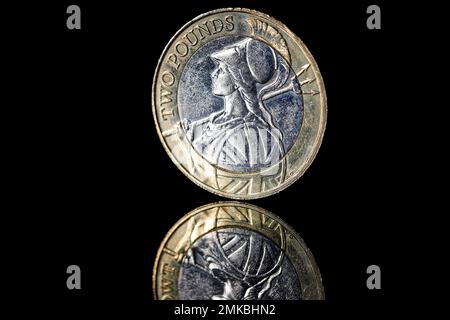 Una moneta britannica da £2 euro con Britannia, emessa nel 2015 e nel 2016 dalla Royal Mint Foto Stock