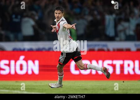 SANTIAGO DEL ESTERO, ARGENTINA, 28 gennaio 2023: Nacho Fernandez di River Plate festeggia dopo aver segnato il gol di apertura durante il Torneo Binance 2023 della Liga Argentina incontro Profesionale tra Central Cordoba e River Plate allo Stadio Único Madre de Ciudades a Santiago del estero, Argentina, il 28 gennaio 2023. Foto di SFSI Credit: Sebo47/Alamy Live News Foto Stock