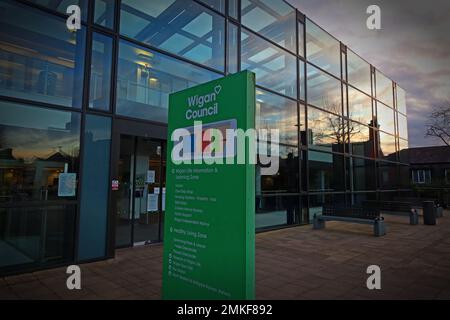 Wigan edifici del Consiglio, il Wigan Life Centre, Believe Square, Wigan, Greater Manchester, Lancashire, INGHILTERRA, REGNO UNITO, WN1 1PF Foto Stock