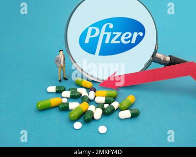 SUQIAN, CINA - 29 GENNAIO 2023 - Illustrazione: Pfizer Inc., Suqian, Provincia di Jiangsu, Cina, 29 gennaio 2023. Pfizer, che ha sviluppato il proprio virus Foto Stock