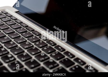 Primo piano di un notebook MacBook Pro. 23 gennaio 2023, Swat, Pakistan Foto Stock