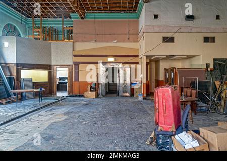 L'interno di una banca è in fase di ristrutturazione a Dunsmuir, California, USA Foto Stock