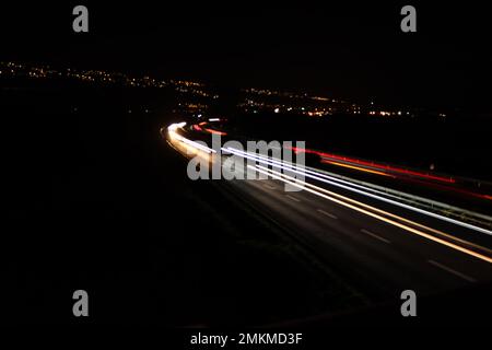 Superstrada notturna Foto Stock