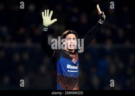 Cremona, Italia. 28 gennaio 2023. Marco Carnesecchi di US Cremonese gesta durante la Serie Una partita di calcio tra US Cremonese e FC Internazionale. Credit: Nicolò campo/Alamy Live News Foto Stock