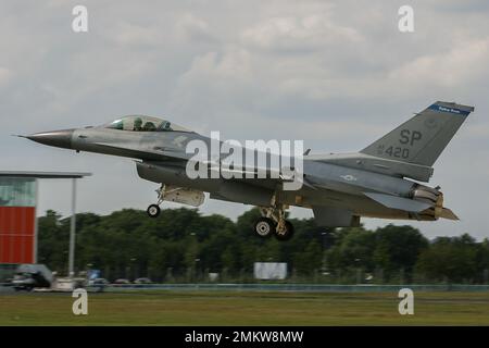 19th luglio 2002 Farnborough Regno Unito, USAF General Dynamocs F-16C frm 52nd Fighter Wing Foto Stock