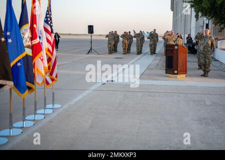 9/11 cerimonia di commemorazione, 12 settembre 2022, Joint base San Antonio-Kelly Air Field, Texas. Il 11 settembre 2011 è stato sferrato un attentato terroristico contro gli Stati Uniti d'America. Questa cerimonia si è tenuta per ricordare le 2.977 vite perse, “non sarete mai dimenticati”. Foto Stock