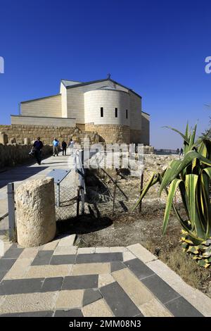 La Chiesa commemorativa di Mosè, il Monte Nebo, il Governatorato di Madaba, la Giordania, il Medio Oriente Foto Stock