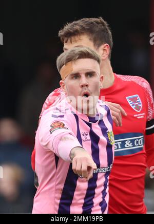 Charlie Cooper di Yeovil Town figlio dell'ex calciatore Mark Cooper e nipote dell'Inghilterra internazionale Terry Cooper durante la partita della National League b Foto Stock