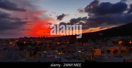 Vista notturna con tramonto sulla città di Morro Jable Fuerteventura Foto Stock