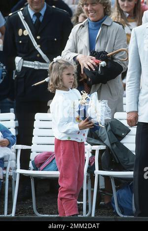 Carl XVI Gustaf, re di Svezia. Nato il 30 aprile 1946. Sua figlia principessa corona Victoria su Victoriaday 14 luglio 1984 Foto Stock