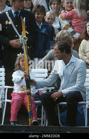 Carl XVI Gustaf, re di Svezia. Nato il 30 aprile 1946. Il re Carlo XVI Gustaf, principessa della corona Victoria su Victoriaday 14 luglio 1984 Foto Stock