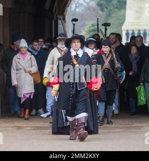 Londra, Inghilterra, Regno Unito. 29th Jan, 2023. I membri dell'Esercito del Re della Società della Guerra civile Inglese prendono parte ad una marcia annuale lungo il Mall di Londra, per commemorare l'esecuzione di Re Carlo I. (Credit Image: © Tayfun Salci/ZUMA Press Wire) SOLO PER USO EDITORIALE! Non per USO commerciale! Foto Stock