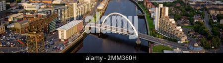 Il ponte Arc Bridge mostrato dall'alto sul fiume Clyde Foto Stock