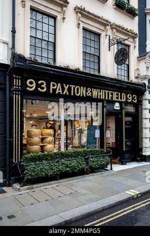 Paxton & Whitfield Cheese Store London - Paxton & Whitfield è stato fondato nel 1797, questo negozio a 93 Jermyn St Mayfair London occupato dal 1835. Foto Stock