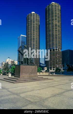 1988 storica città marina TOWERS (©BERTRAND GOLDBERG 1964) Il loop downtown Chicago ILLINOIS USA Foto Stock