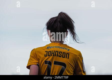 Telford, Regno Unito. 29th Jan, 2023. Telford, Inghilterra, gennaio 29th 2023: Katie Johnson (17 Wolverhampton Wanderers) in azione durante il gioco di fa Cup femminile tra Wolverhampton Wanderers e West Ham United a New Bucks Head a Telford, Inghilterra (Natalie Mincher/SPP) Credit: SPP Sport Press Photo. /Alamy Live News Foto Stock