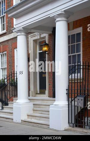 Tufton Street. SW1 55 Tufton Street. Think tank ad ala destra Foto Stock