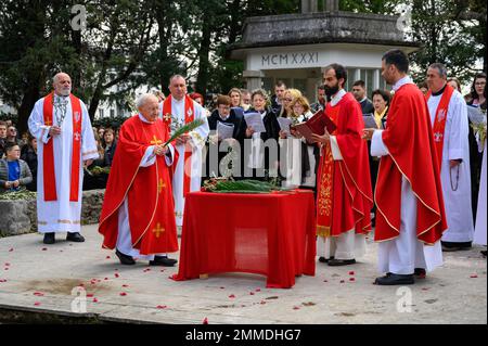 Benedizione delle palme nella Domenica delle Palme a Medjugorje, Bosnia-Erzegovina. È presente anche Mons. Aldo cavalli, visitatore Apostolico di Medjugorje. Foto Stock
