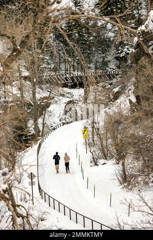 Corridori sulle cime al sentiero delle pianure nel Clear Creek Canyon - vicino a Golden, Colorado, Stati Uniti Foto Stock