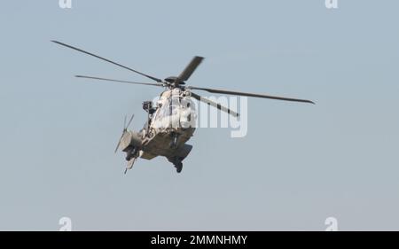 NAKHON PATHOM, THAILANDIA - 14 gennaio 2023 : Air Show Eurocopter EC725 Caracal, l'elicottero per il trasporto delle truppe, l'evacuazione dei sinistri, e combattimenti s Foto Stock