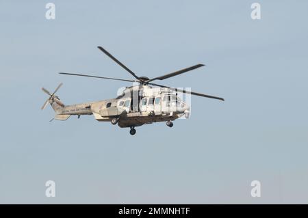 NAKHON PATHOM, THAILANDIA - 14 gennaio 2023 : Air Show Eurocopter EC725 Caracal, l'elicottero per il trasporto delle truppe, l'evacuazione dei sinistri, e combattimenti s Foto Stock