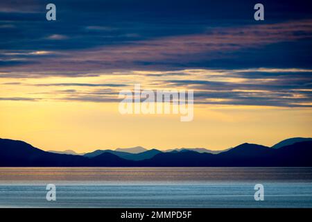 Tramonto su Stretto di Cook, Titahi Bay, Porirua, Wellington, Isola del nord, Nuova Zelanda Foto Stock