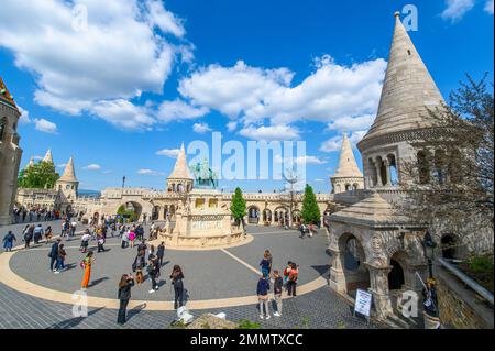 Budapest, Ungheria. Bastione dei pescatori nel cuore del quartiere del Castello di Buda. Foto Stock