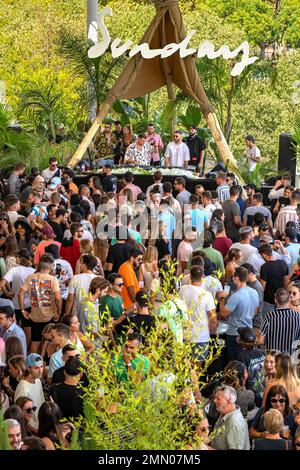 Francia, Herault (34), Lunel, Festival di musica elettronica Domenica sulla terrazza arena Foto Stock