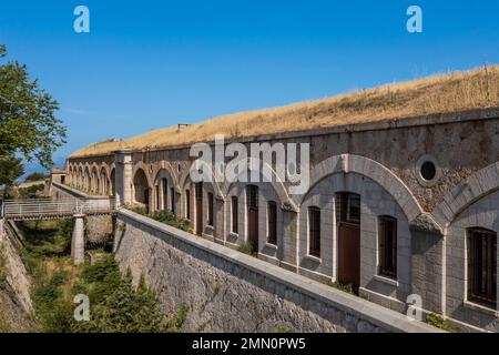 Francia, Alpes-Maritimes, Eze, Fort de la Revere nel Parco forestale Grande Corniche e costruito tra il 1882 e il 1885 (vista aerea) Foto Stock