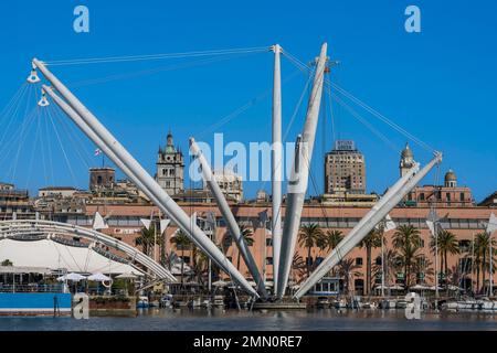 Italia, Liguria, Genova, il Porto Antico, l'ascensore panoramico Bigo progettato da Renzo piano Foto Stock