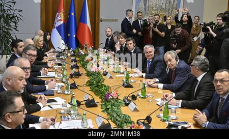 Belehrad, Srbsko. 30th Jan, 2023. Il presidente ceco Milos Zeman, 3rd a destra, incontra il presidente serbo Aleksandar Vucic, 4th a sinistra a Belgrado, Serbia, 30 gennaio 2023. Credit: Vit Simanek/CTK Photo/Alamy Live News Foto Stock