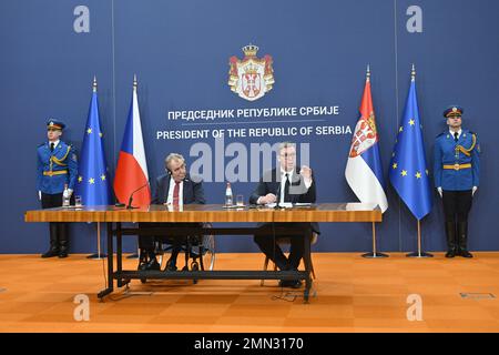 Belehrad, Srbsko. 30th Jan, 2023. Il presidente ceco Milos Zeman e il presidente serbo Aleksandar Vucic (a destra) intervengono durante la conferenza stampa a Belgrado, in Serbia, il 30 gennaio 2023. Credit: Vit Simanek/CTK Photo/Alamy Live News Foto Stock