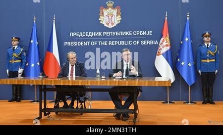 Belehrad, Srbsko. 30th Jan, 2023. Il presidente ceco Milos Zeman e il presidente serbo Aleksandar Vucic (a destra) intervengono durante la conferenza stampa a Belgrado, in Serbia, il 30 gennaio 2023. Credit: Vit Simanek/CTK Photo/Alamy Live News Foto Stock