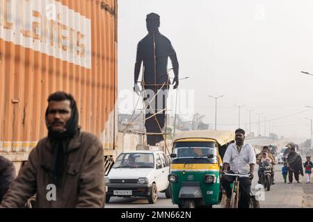 Punjab, India. 12th Jan, 2023. LUDHIANA, PB - GENNAIO 12: Materiale della campagna di Rahul Gandhi, leader del Congresso, pubblicizza un rally a Pathankot, Punjab, 19 gennaio 2023. Rahul Gandhi e i membri del partito camminano Bharat Jodo Yatra, una marcia lunga 3.500 km da Kanyakumari in Tamil Nadu a Jammu e Kashmir. (Foto di Elke Scholiers/Sipa USA) Credit: Sipa USA/Alamy Live News Foto Stock