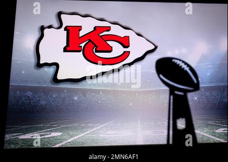 PHOENIX, USA, 30 gennaio 3, 2023: Kansas City Chiefs e vince Lombardi Trophy per il vincitore della National Football League. Super Bowl LVII, finali di Foto Stock