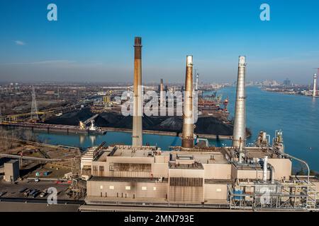 DTE River Rouge ha ritirato la centrale elettrica a carbone sulle rive del fiume Detroit, River Rouge, Michigan, Wayne County, USA alla fine del 2022 Foto Stock